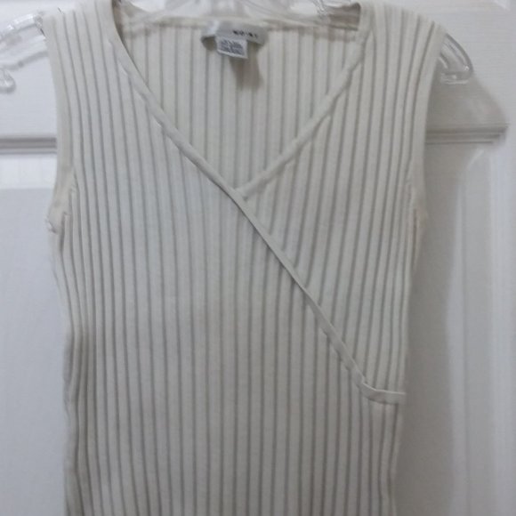WD.NY sleeveless top - stretchy - Picture 1 of 4